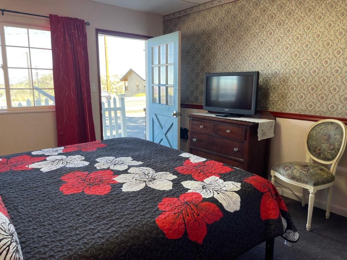 Sugarloaf Mountain Motel Virginia City Exterior photo